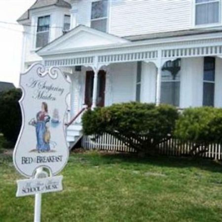 A Seafaring Maiden Bed And Breakfast Granville Ferry Room photo