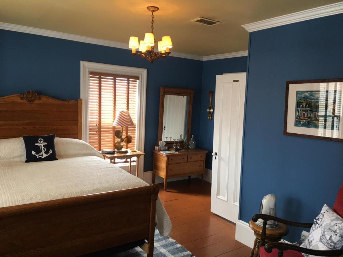 A Seafaring Maiden Bed And Breakfast Granville Ferry Room photo