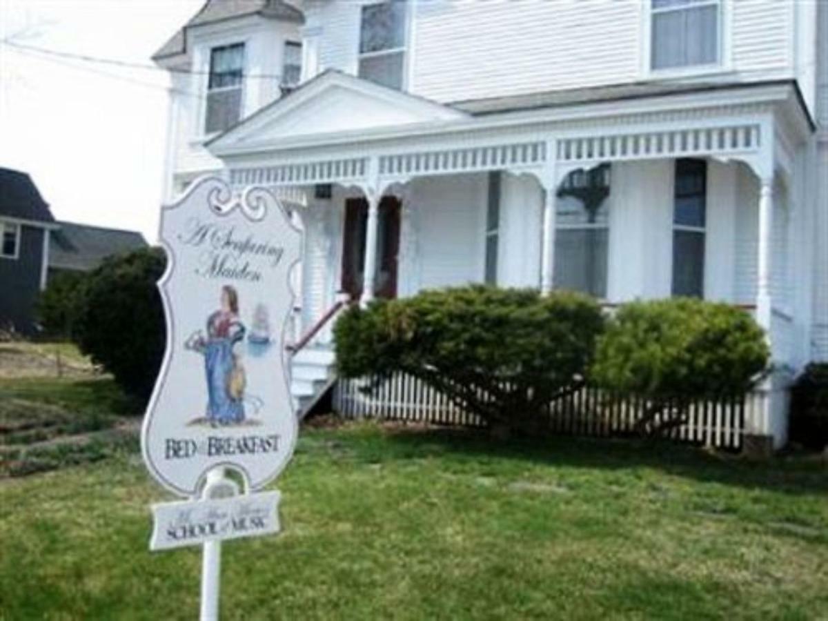A Seafaring Maiden Bed And Breakfast Granville Ferry Room photo
